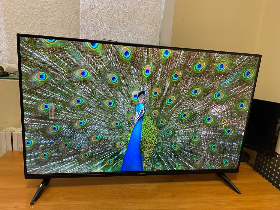 NEW 2025 телевизор Samsung 4К Smart TV 42' 2/16GB IPS голосовой пульт