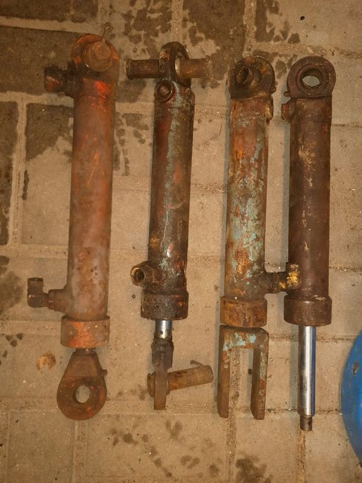 Siłowniki hydrauliczne 45cm