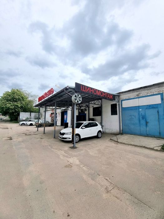 Оренда приміщення по вулиці Навроцького