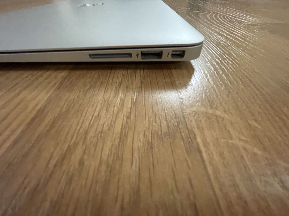 Apple MacBook Air 13 model A1466 (2014)