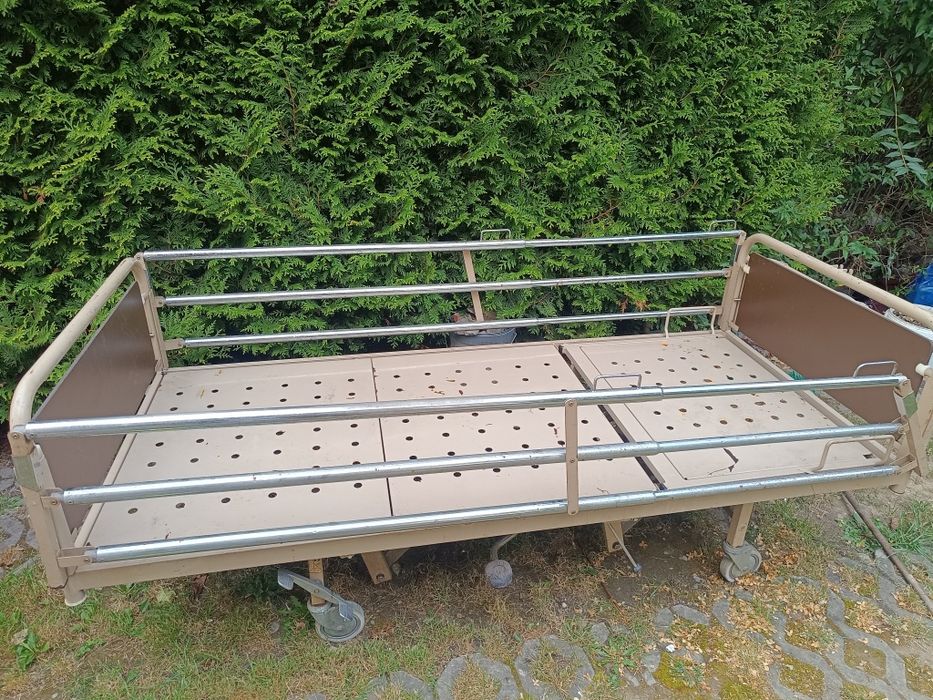 Łóżko rehabilitacyjne metalowe