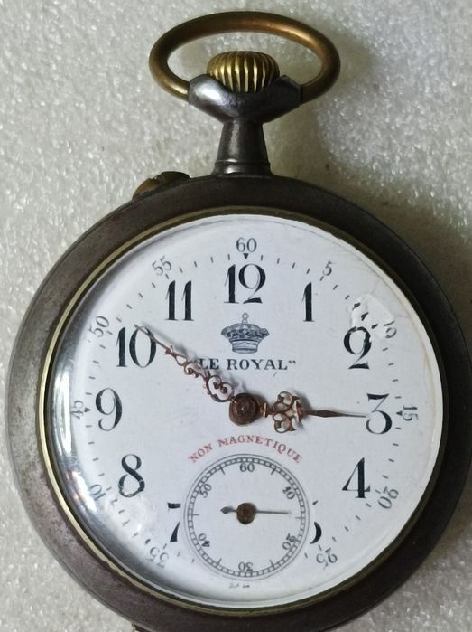 Relógio antigo Art Deco