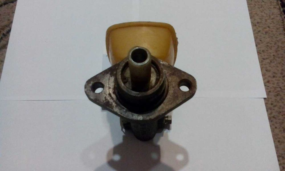 Продам оригин главный тормозной цилиндр для Москвич (412-3505015 ГАЗ)