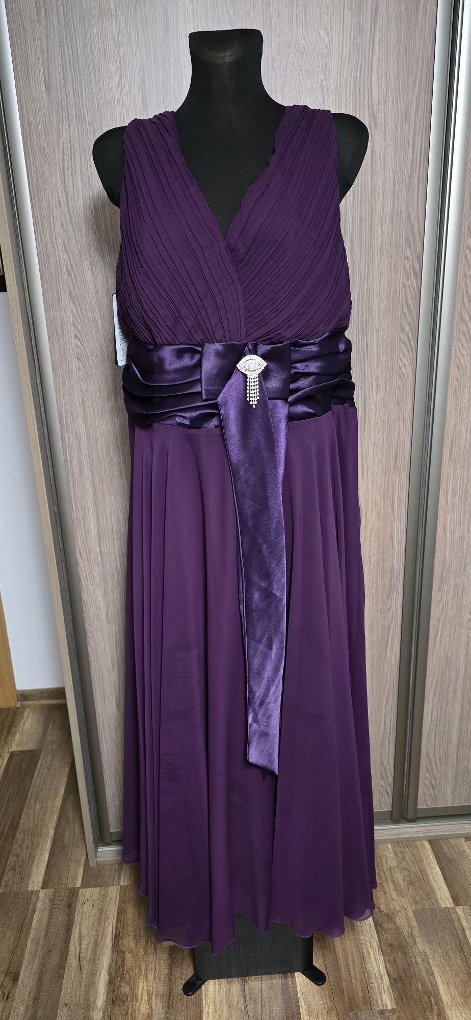 Suknie Wieczorowa W Kolorze Fioletowym -- Plus Size -- Roz. 5XL/50/22