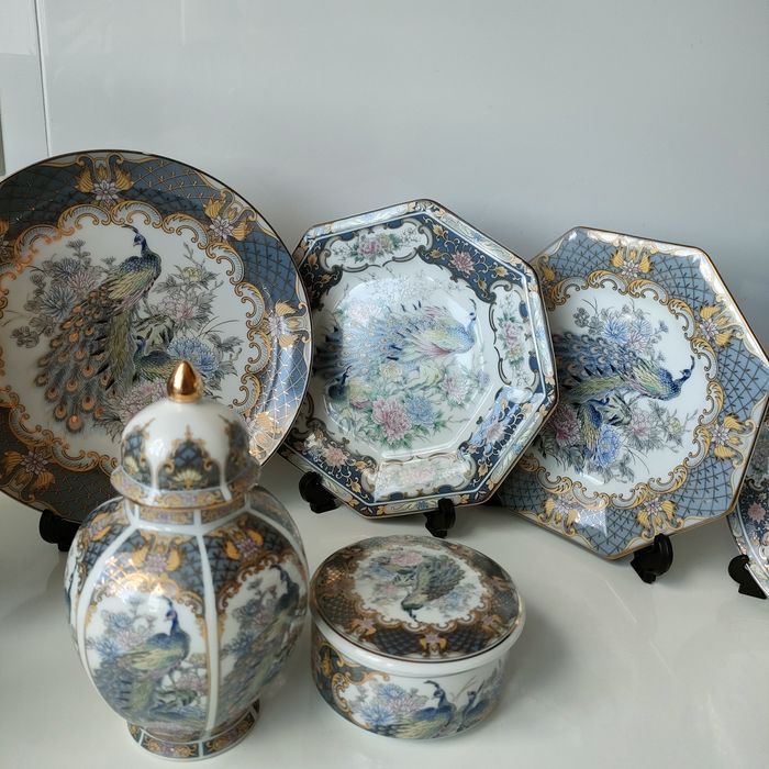 Zestaw wazonów przedmiotów i talerzy ozdobnych, made in Japan,