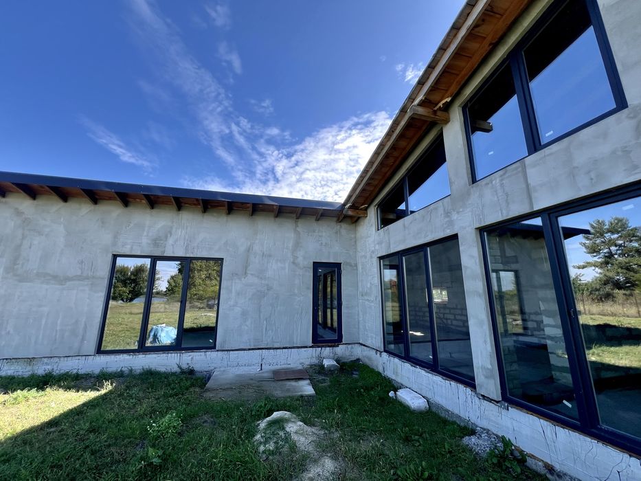 Елітна дача біля річки та лісу з новим будинком «Фотон»