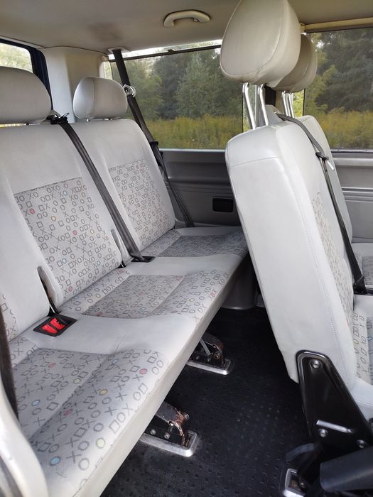 Transporter*T5*1.9TDI*9 osób*HAK*Salon Pl*Iwł*Niski Przebieg* Polecam
