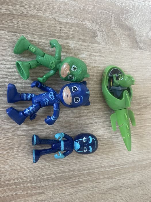 Игрушки герои в  масках
