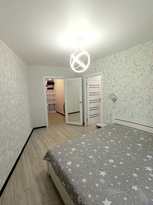 Продам. Квартира Л/б.