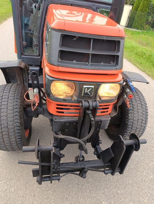 Kubota st-30 4x4 brutto 30 km mini traktorek komunalny ogrodniczy