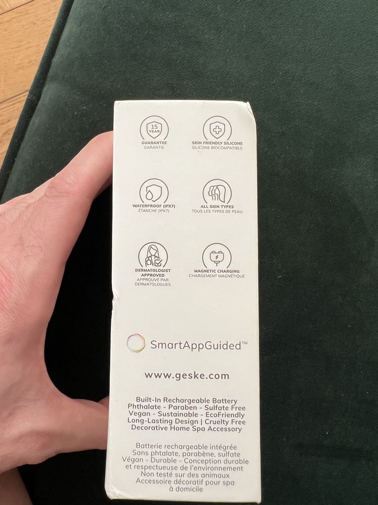 Geske masażer soniczny 9 w 1 cieplo-zimno do wtlaczania maseczek z LED