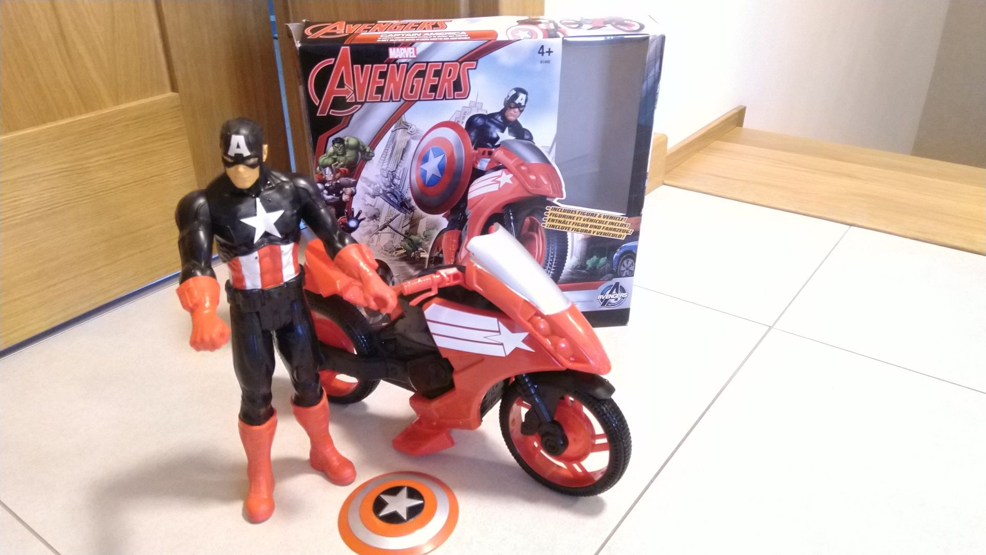 Avengers Captain America na motorze