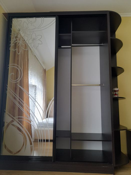 Меблевий набір для спальні — шафа-купе, комод, 2 тумби | Майже нові