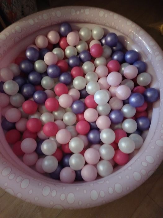 Basen z kulkami basen