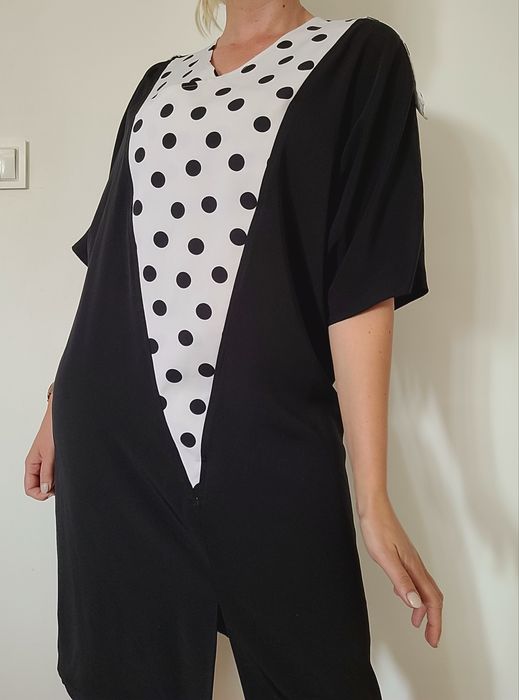 Czarna sukienka w grochy oversize midi 70s retro vintage