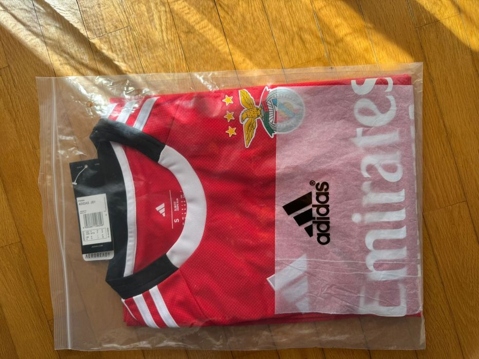 Camisola principal Benfica 25/26