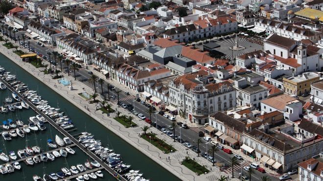 Apartamento T0+1 - edifício luxo, centro de Vila Real de Santo António