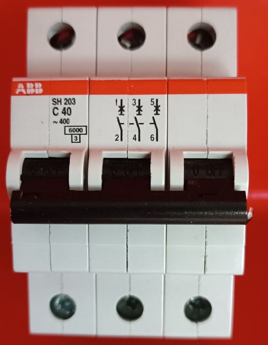 Низовольтна комутуюча електрична апаратура