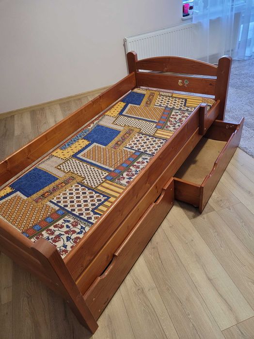 Łóżko dziecięce drewniane