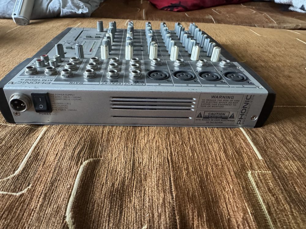 Mixer Phonic MM1202a