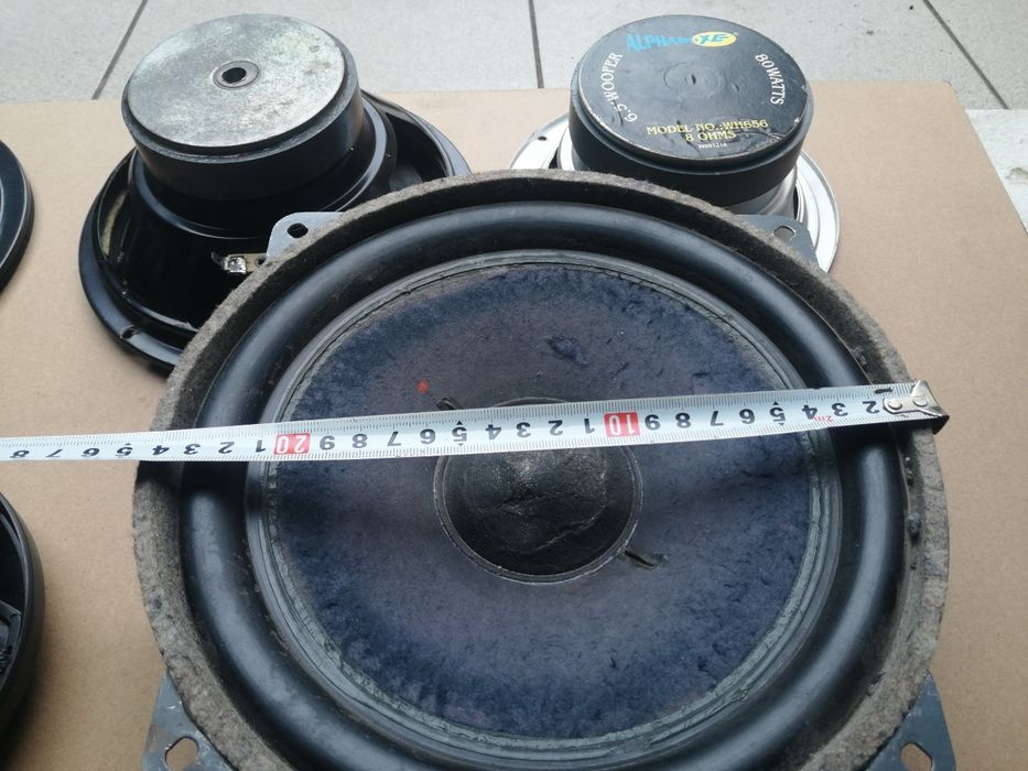 Динамики  большие разные