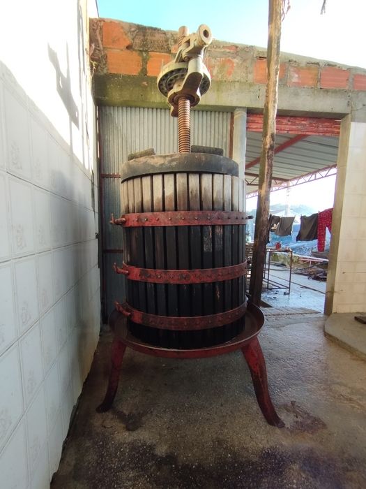 Vendo prença de vinho