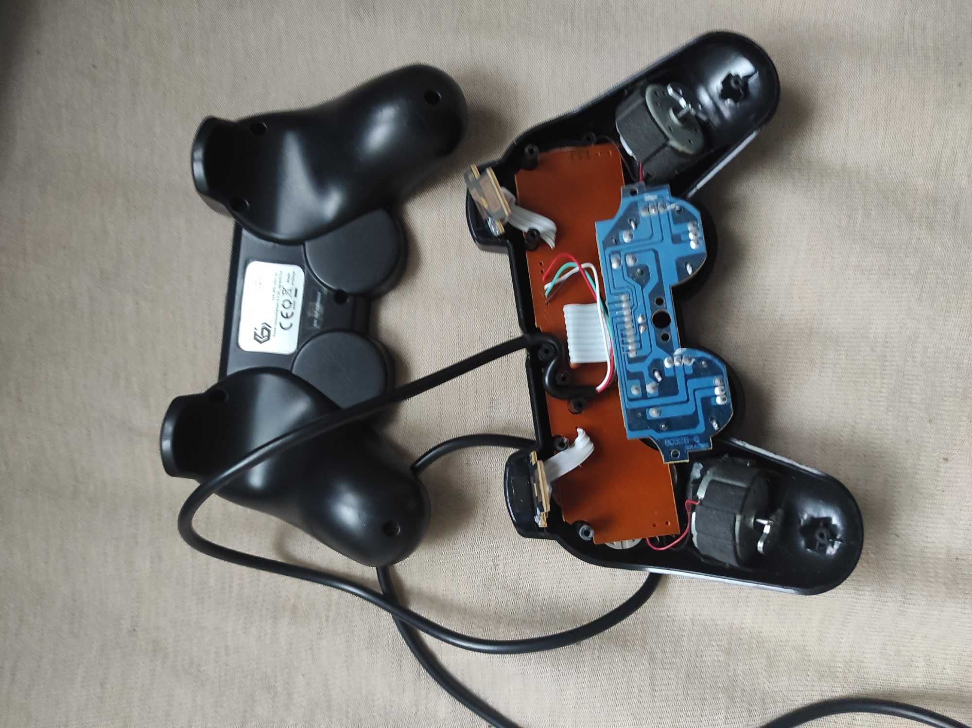 Pad pc w stylu Ps3 na części niemal sprawny, do złożenia, czytaj opis