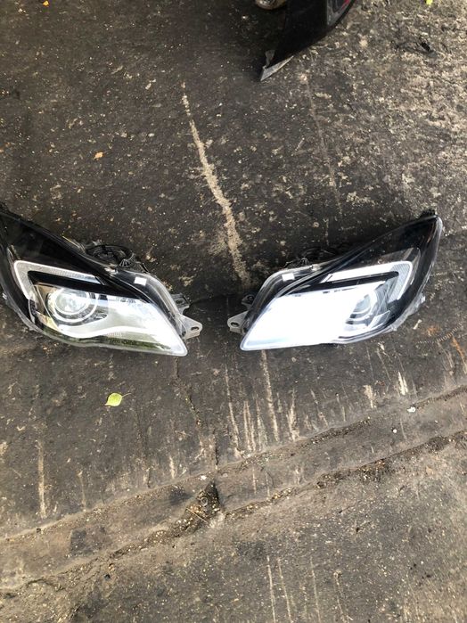 Insignia A LIFT Lampa Lampy Reflektor Reflektory Xenon Bixenon KOMPLET