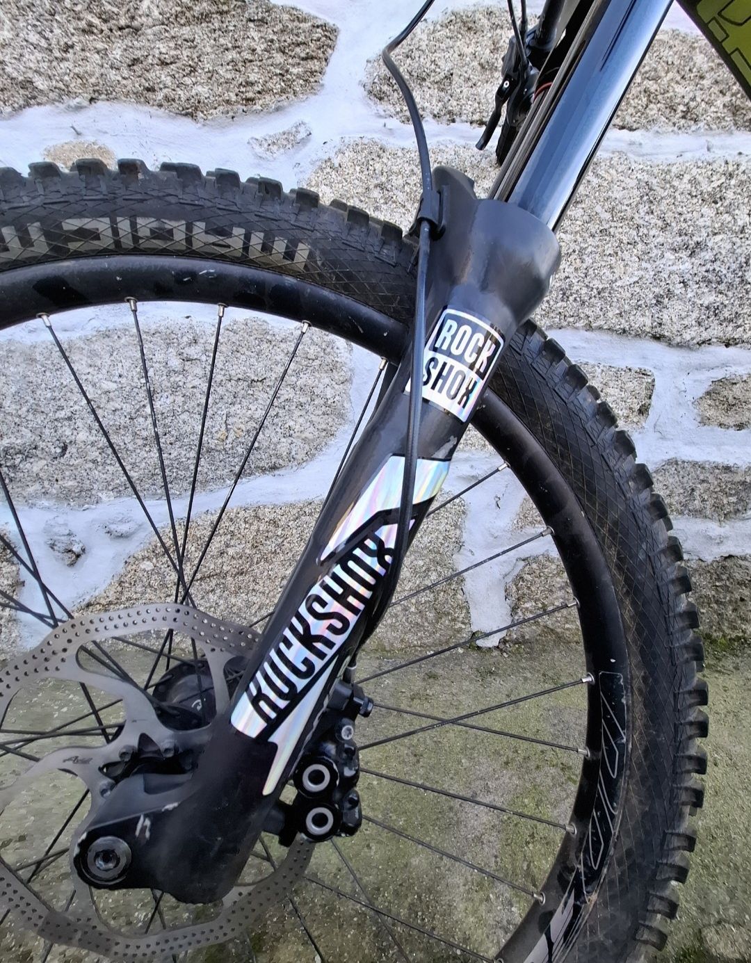 Vendo bicicleta de downhill (27,5 / tamanho L )