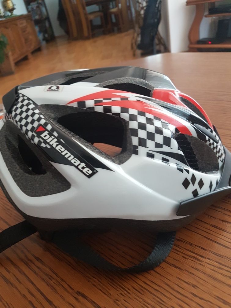 kask rowerowy dziecięcy ze swiatełkiem bikemate