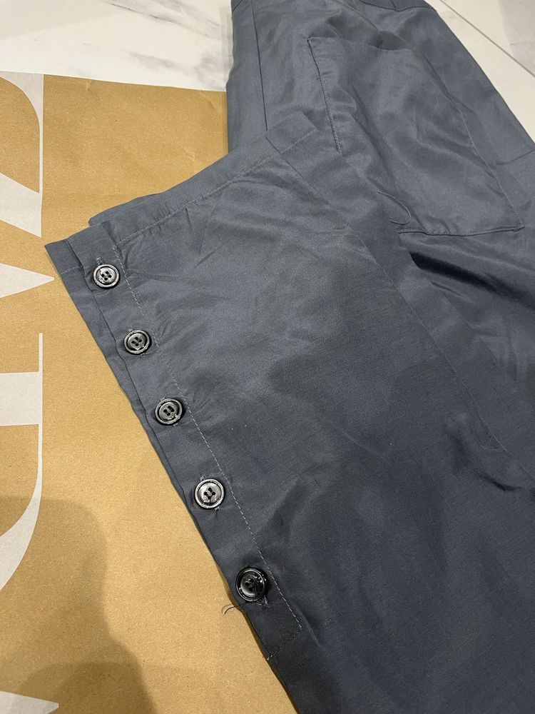 ZARA nowe proste jedwabne spodnie szare modne blogerskie guziki XS