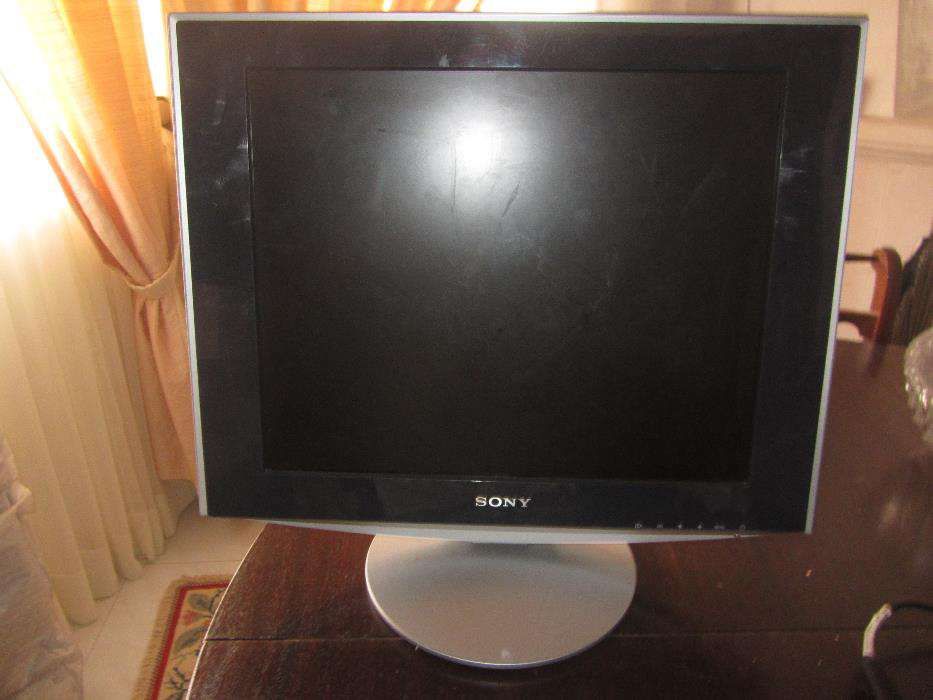 Monitor Sony SDM-HS73 17 polegadas