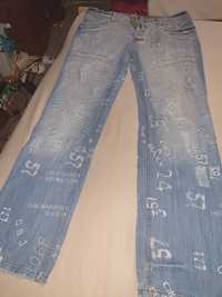 Ostatni szyk mody Cipo&Baxx piękne wyszywane spodnie Jeansy.