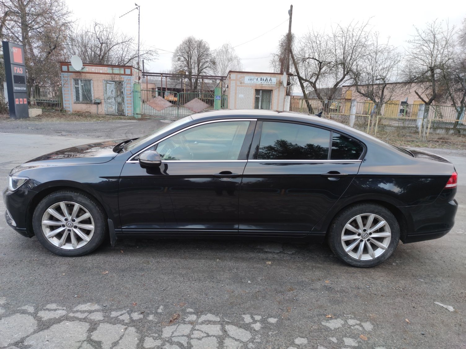 Разборка Passat B8 бампер дверка розробка Пасат б8 шрот фара крило