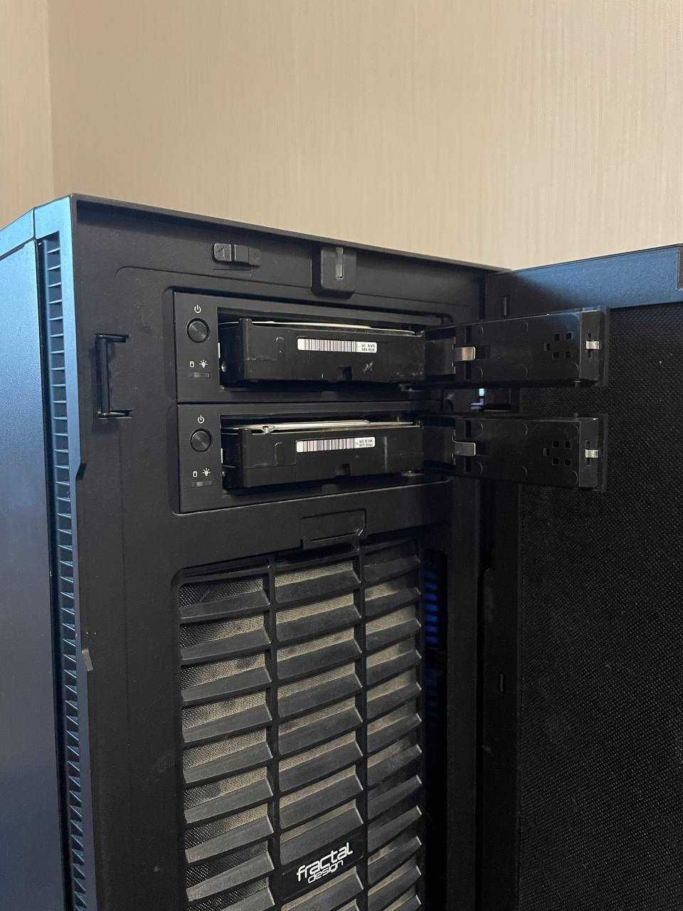 Fractal Design Define R5 Black (з відсіками для HDD та гарячої заміни)