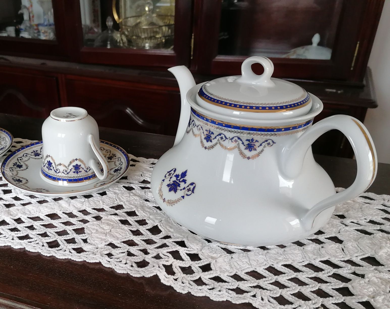 Vendo bule e chávena de chá porcelana Mozart Porcel