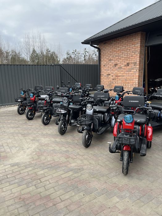 Електроскутер триколісний Crosser TR1 (Мотор 600ВТ, 20Ah)