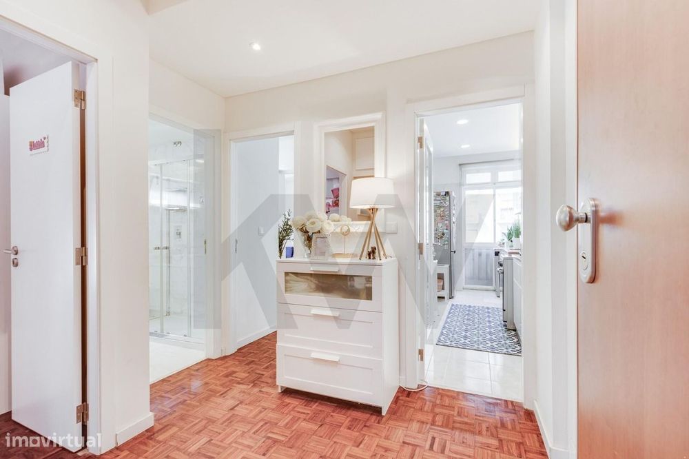 Apartamento T2 em São Domingos de Benfica - Remodelado