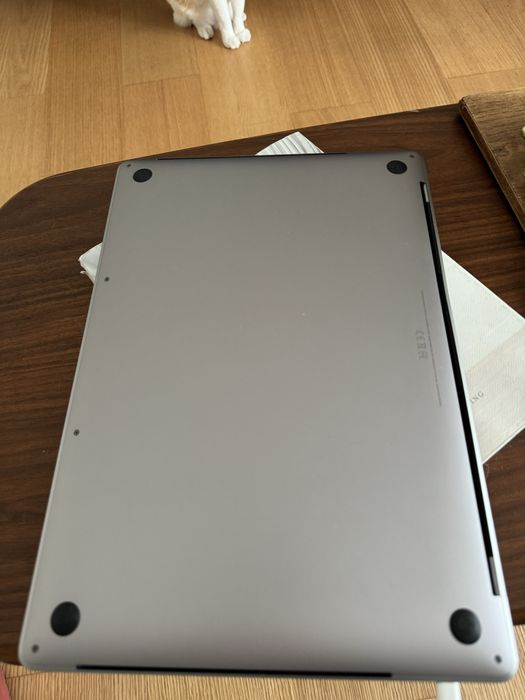 MacBook Pro 15” 2018 | i7 | Ecrã estragado