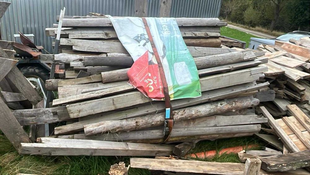 Deski szalunkowe stemple drewniane płyty strop fundament