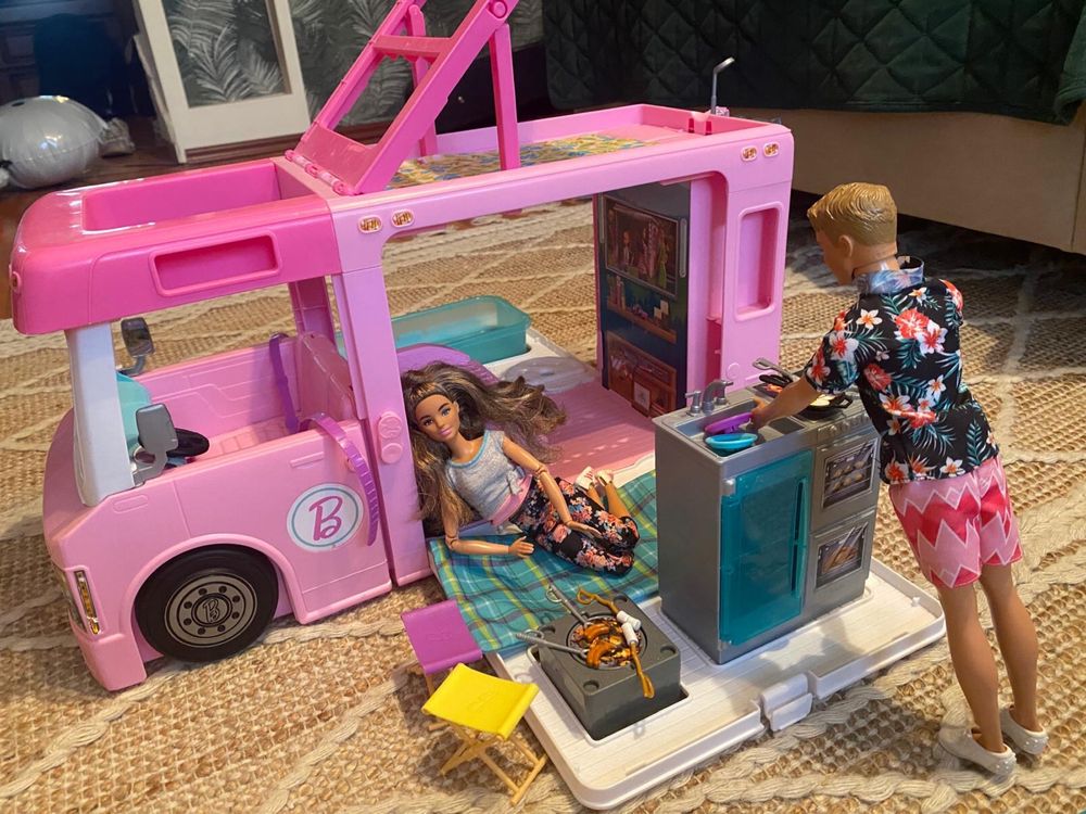 Kamper Barbie super stan