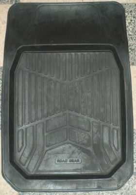 Tapetes, capas de estofos e coberturas para automóvel