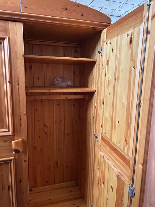 Drewniana solidna szafa