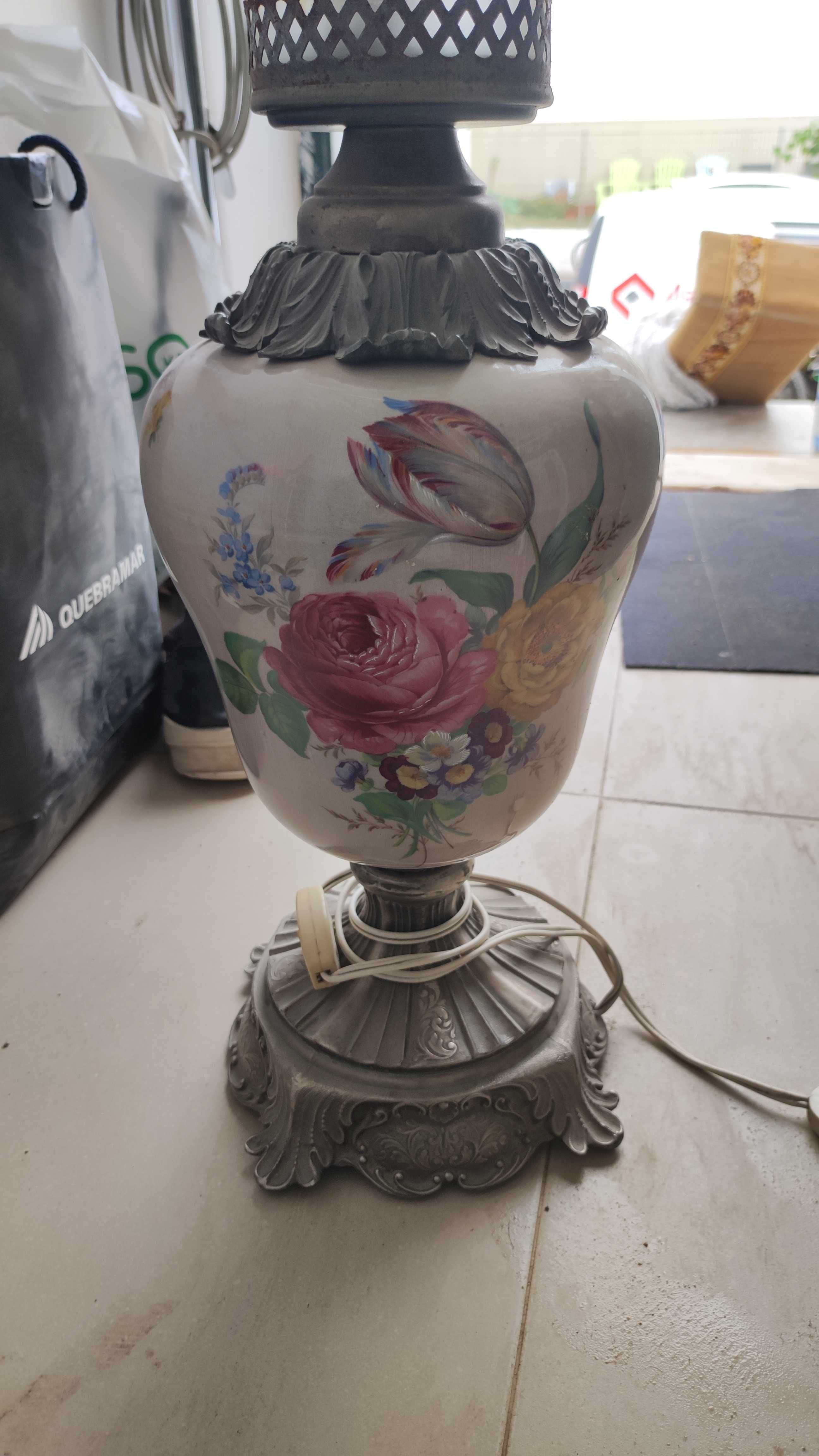 Vendo candeeiros de mesa