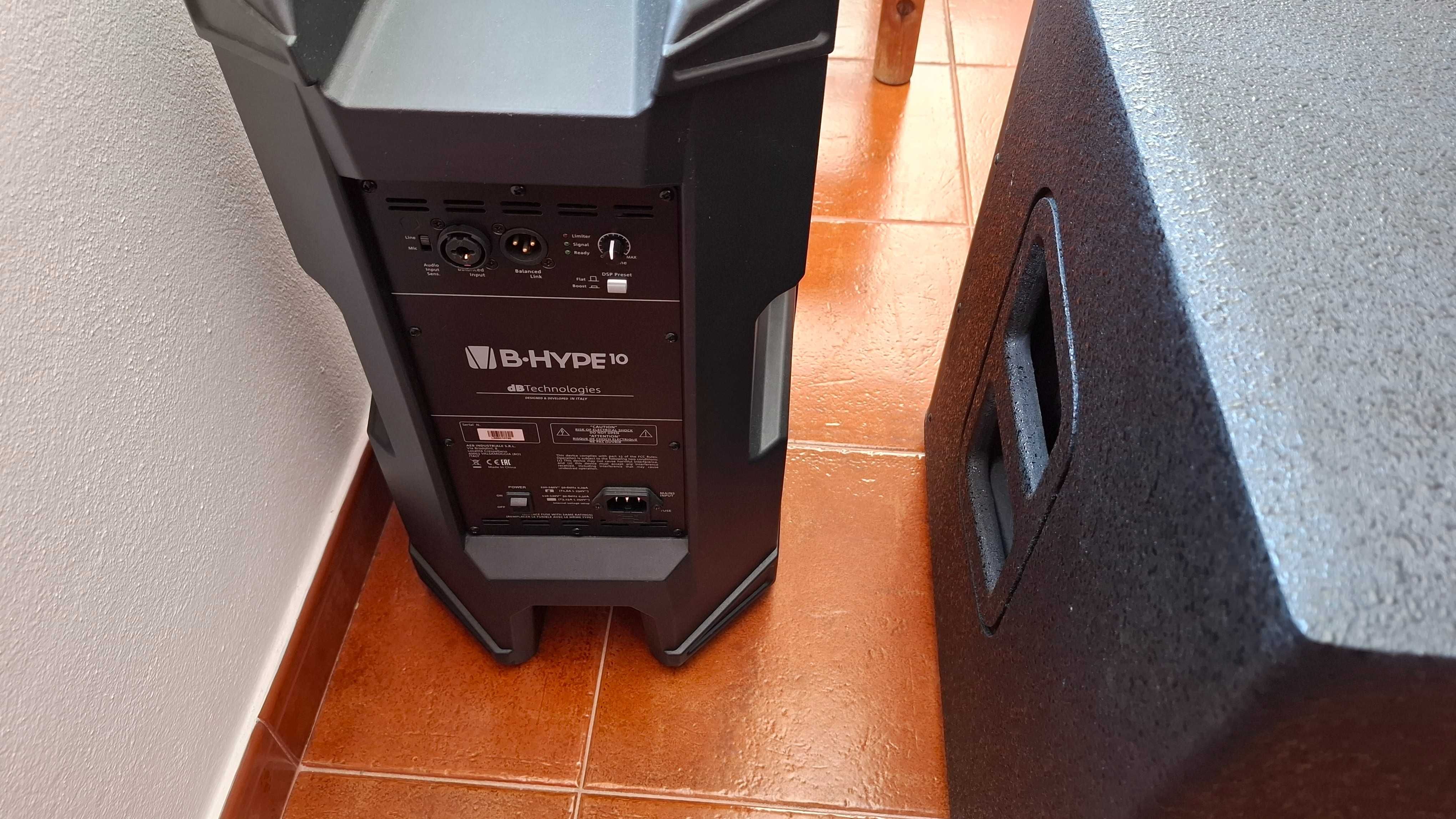 Grave Audibax 12" + Colunas db Technologies Hype 10"