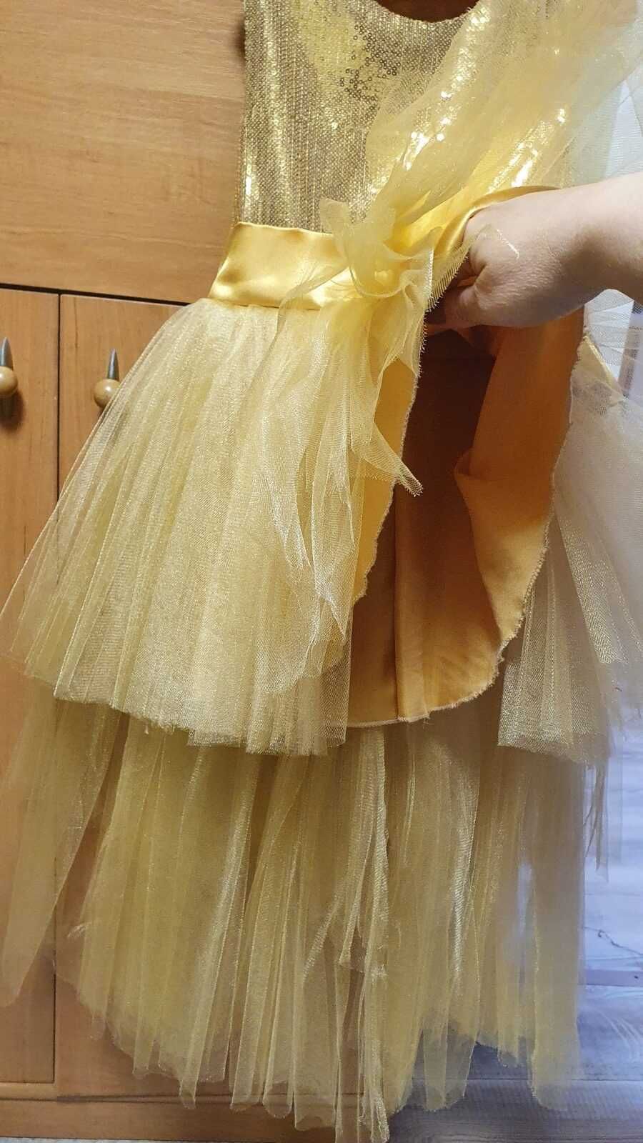 Шикарное платье 104-110