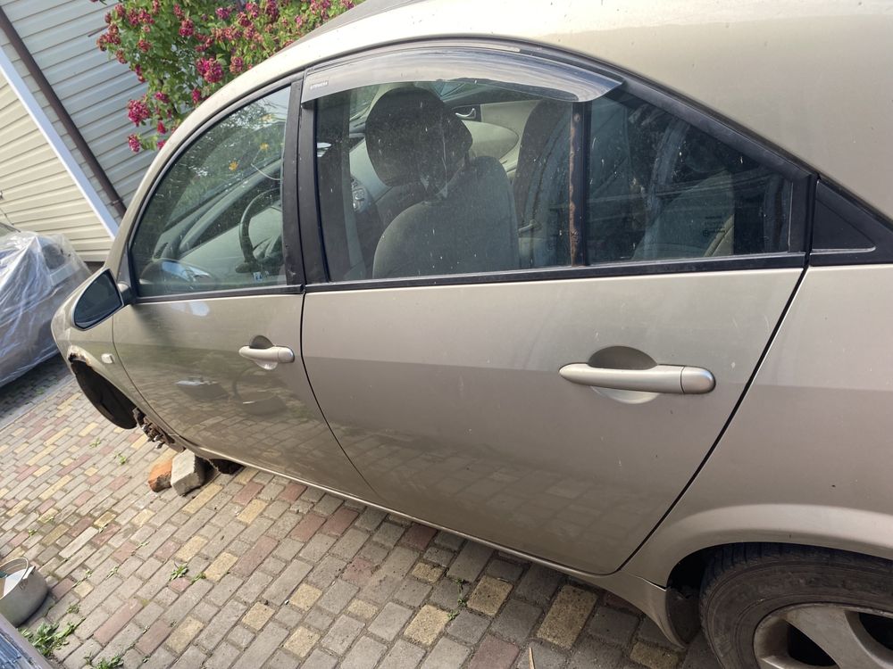 Бампера Nissan Primera p12 хетчбэк/універсал