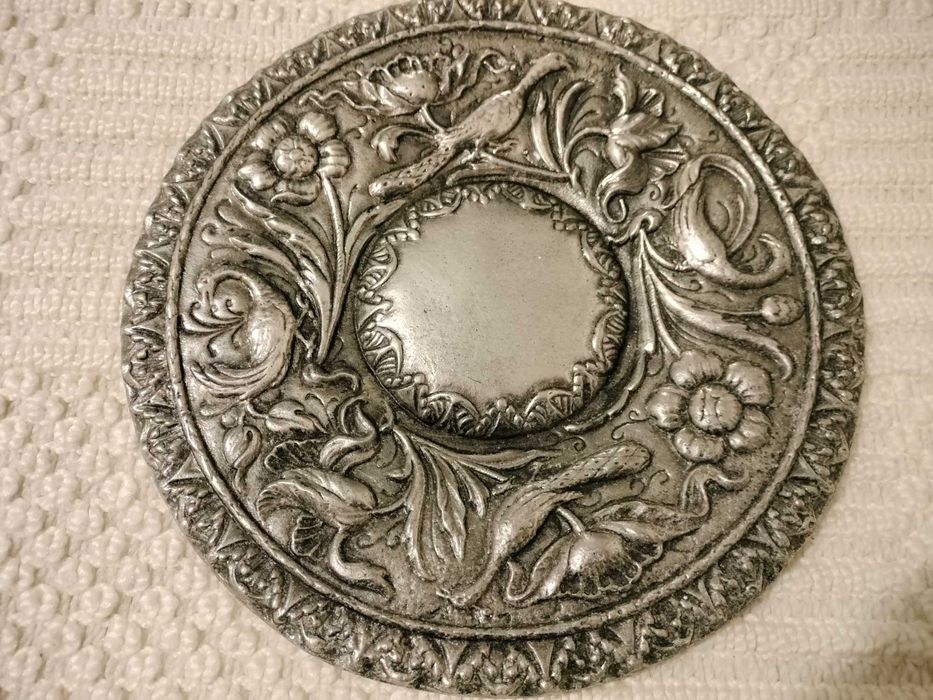 4 Pratos decorativos Vintage, em ótimo estado