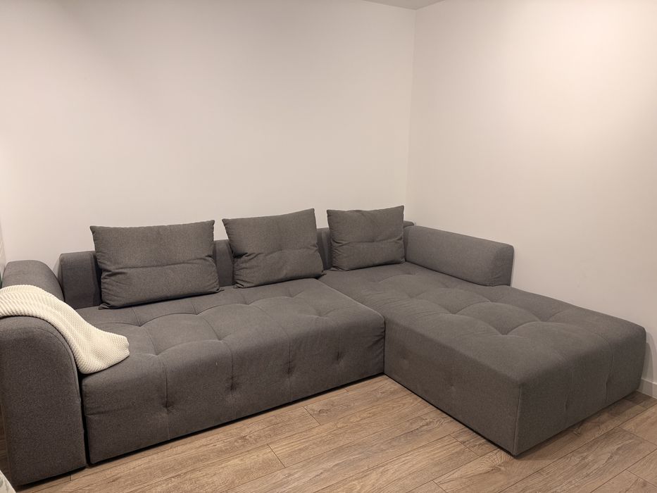 Duzy dwustronny naroznik z szezlongiem