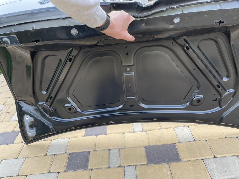 Dodge Challenger крышка багажника под рихтовку